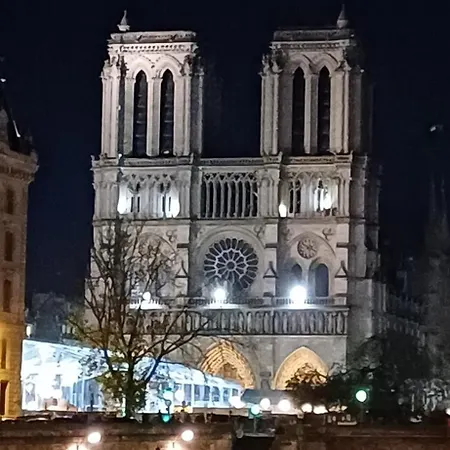 Hébergement de vacances Métro - Sac à Dos - Dodo Chez Léontine 2 Ch Parking Wifi Fo